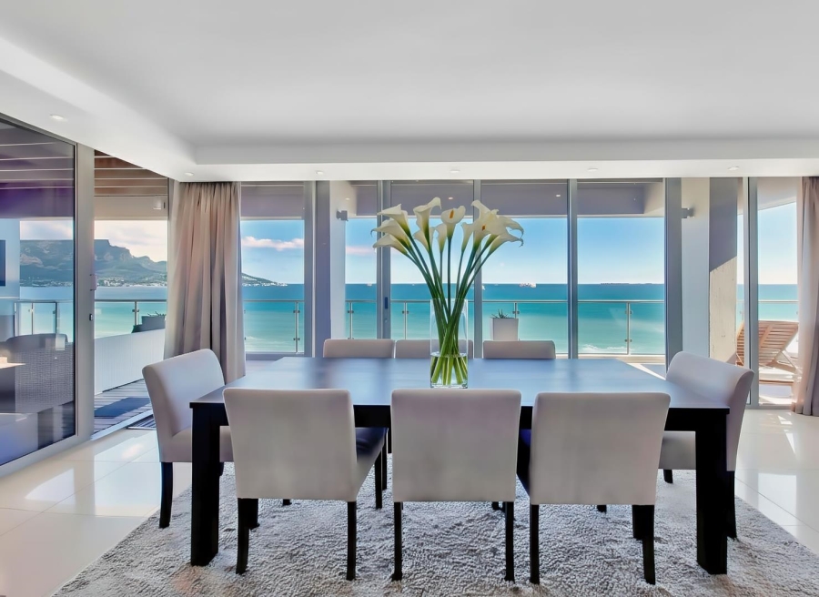 4 Bedroom Property for Sale in Bloubergrant Western Cape